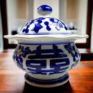 Blue & White Double Happiness Jar Classic Chinese Porcelain Lidded Ginger Jar
